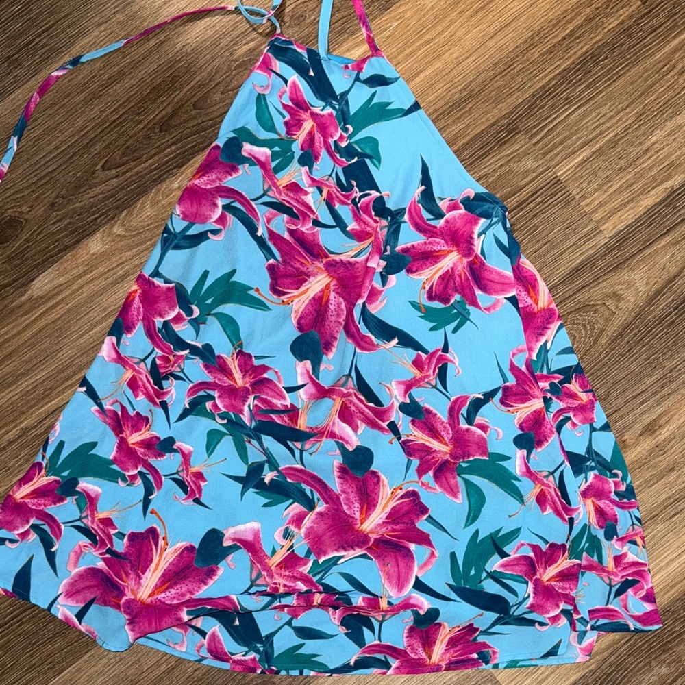 Show Me your MuMu size Small halter floral dress EUC